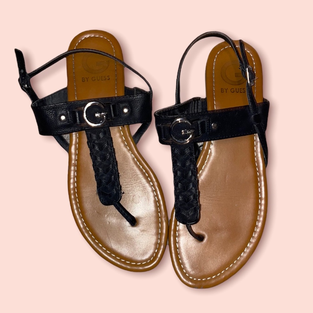 Black Guess sandals !